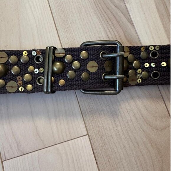 Unbranded women's belt features a dark brown woven fabric strap - Picture 3 of 6